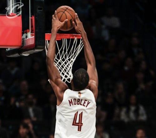 广东击败吉,胡明轩拼搏,汗水,KaiBao,Sports,开宝体育,体育直播,体育赛事,APP下载,官方网地址